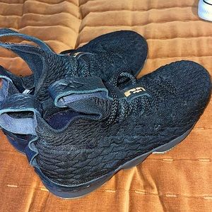 nike lebron 15 metallic gold